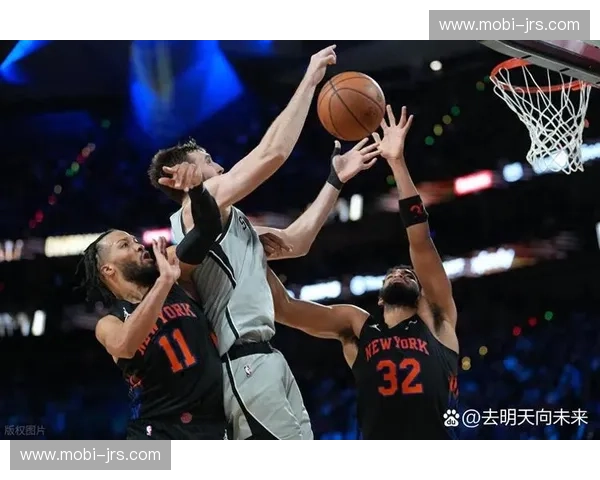 马刺开局曾领先12分 但随后进攻停滞被尼克斯逆转